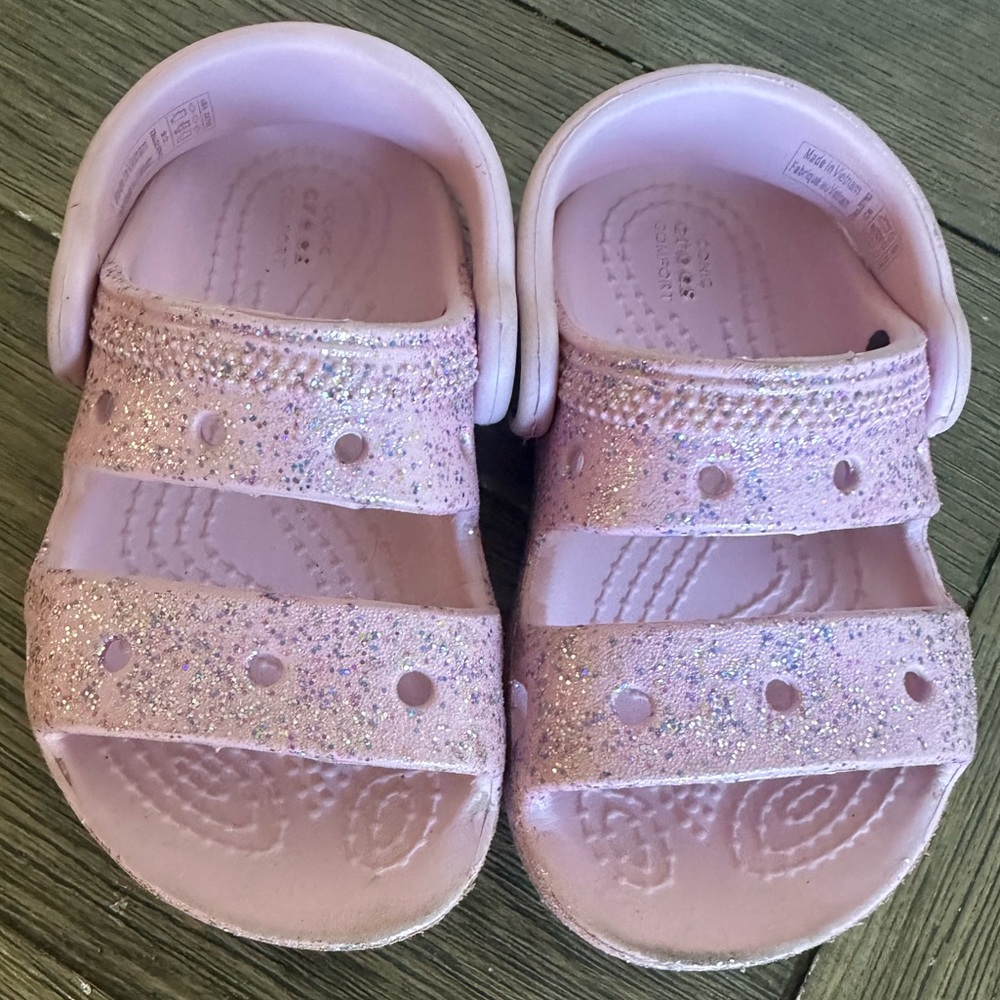 Toddler glitter crocs 6c